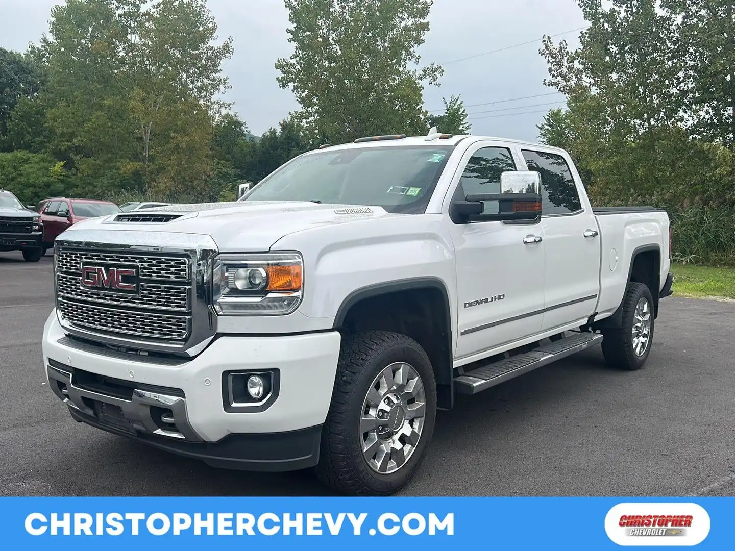 2019 GMC Sierra Denali 4WD Crew Cab Standard Box's photo