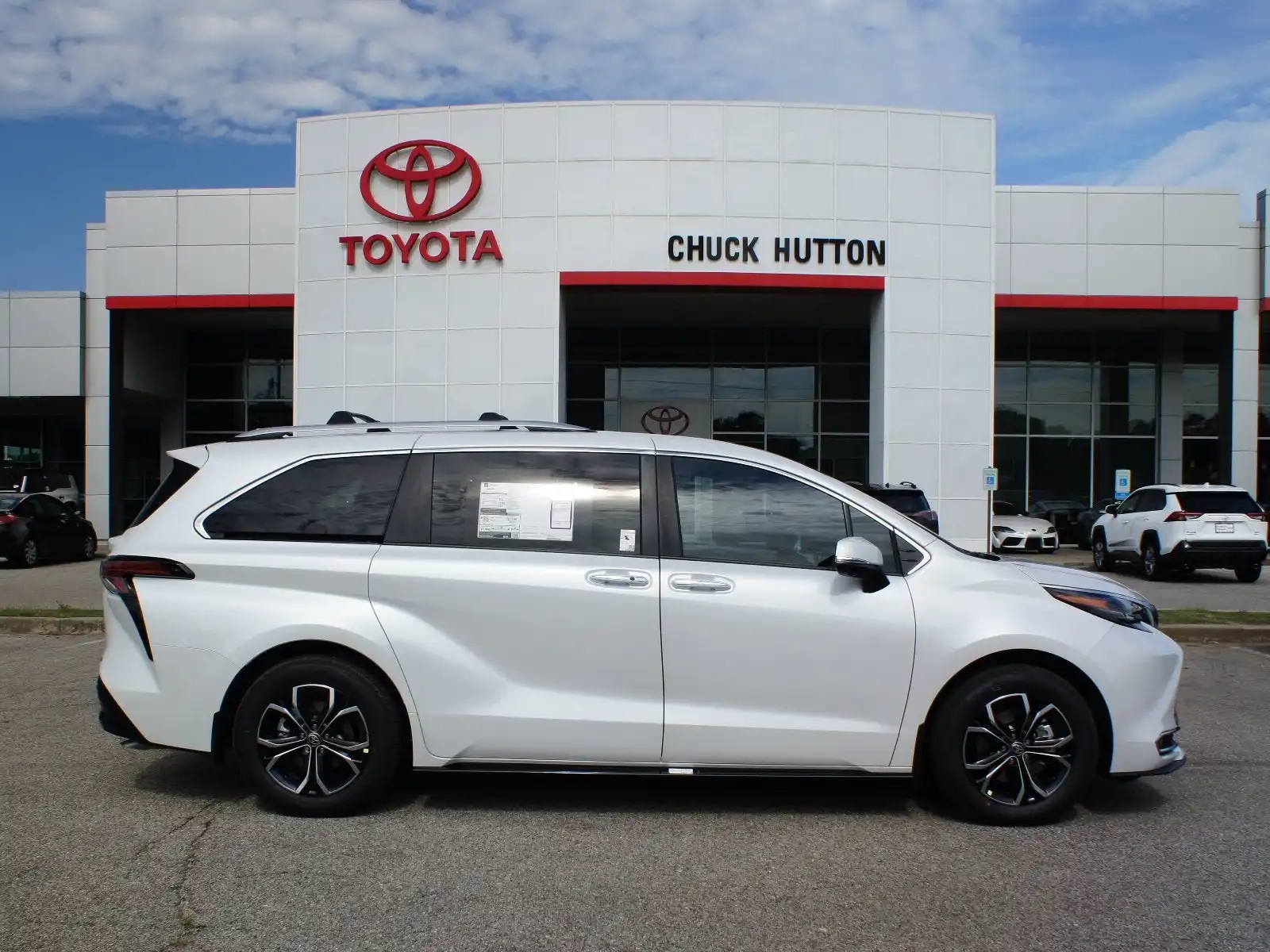 2026 Toyota Sienna Platinum 7-Passenger Hybrid AWD's photo