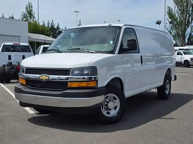 2026 Chevrolet Express 3500 Work Van HD's photo