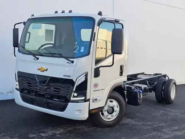 2025 Chevrolet Low Cab Forward 4500HD Diesel 132.5" WB Regular Cab's photo