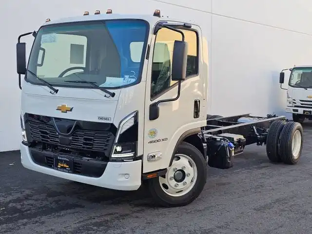 2025 Chevrolet Low Cab Forward 4500XD Diesel 150" WB Regular Cab's photo