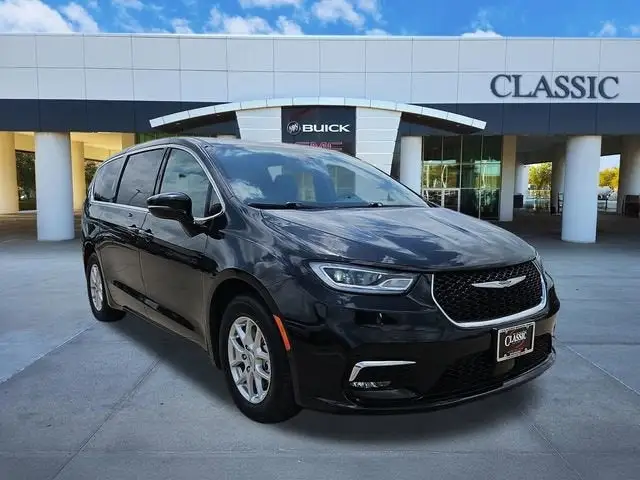2025 Chrysler Pacifica Select photo 1