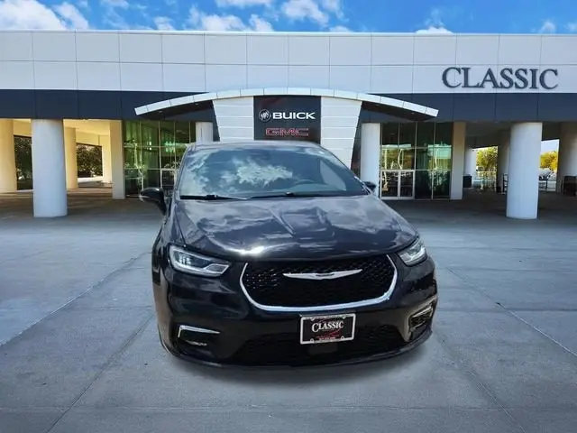 2025 Chrysler Pacifica Select photo 3