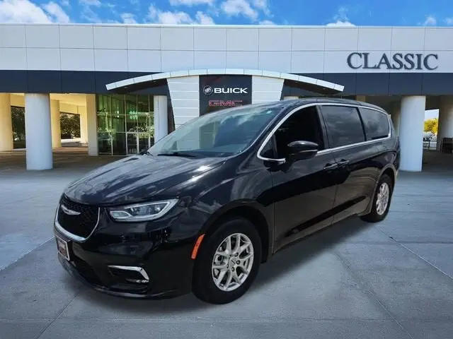 2025 Chrysler Pacifica Select photo 4