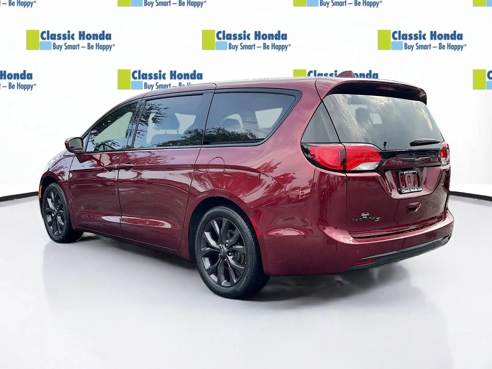 2019 Chrysler Pacifica Touring Plus photo 5