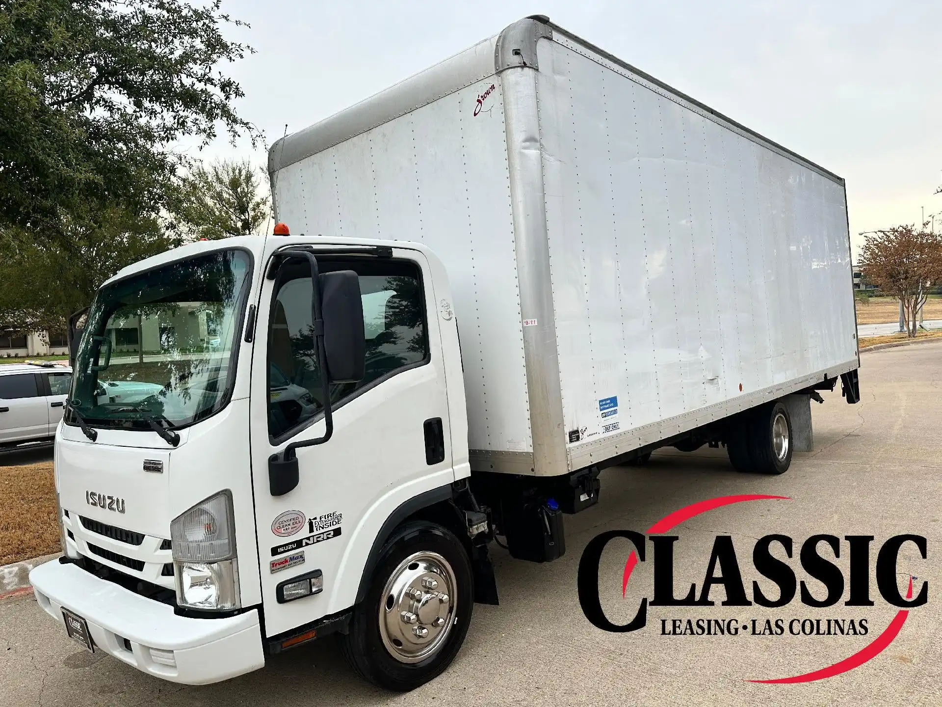 2016 Isuzu NRR's photo