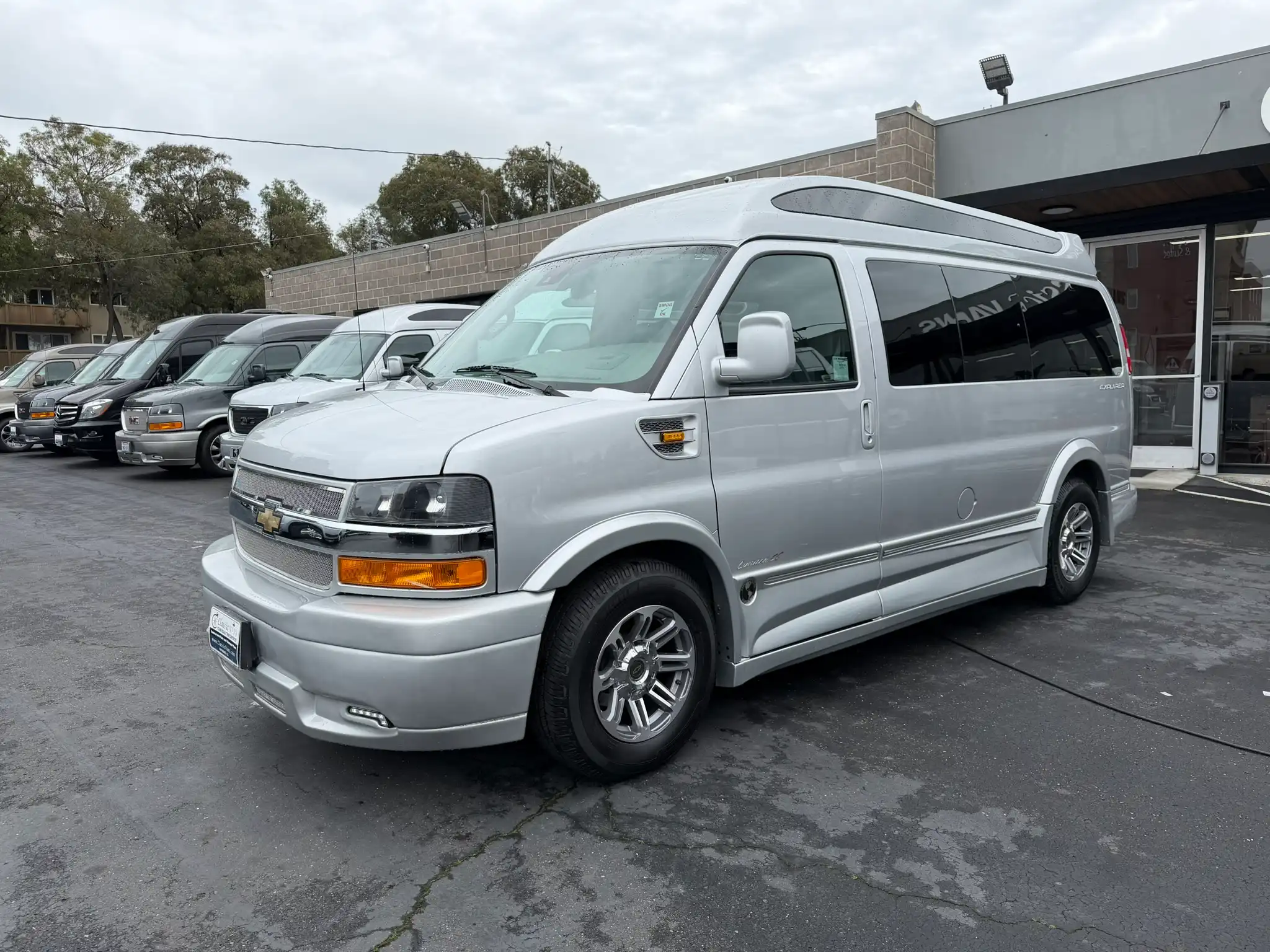 2020 Chevrolet Express 2500 Work Van HD's photo