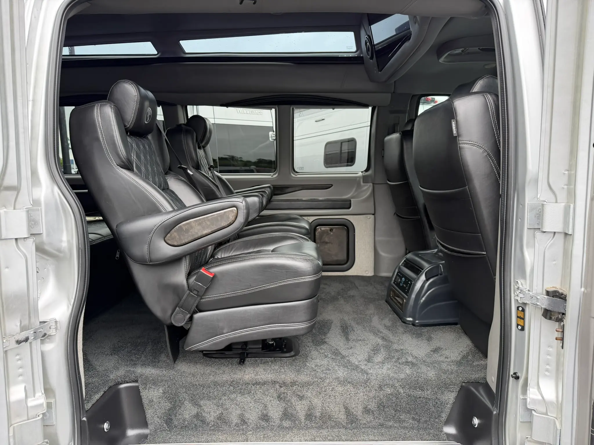 2020 Chevrolet Express 2500 Work Van HD photo 5
