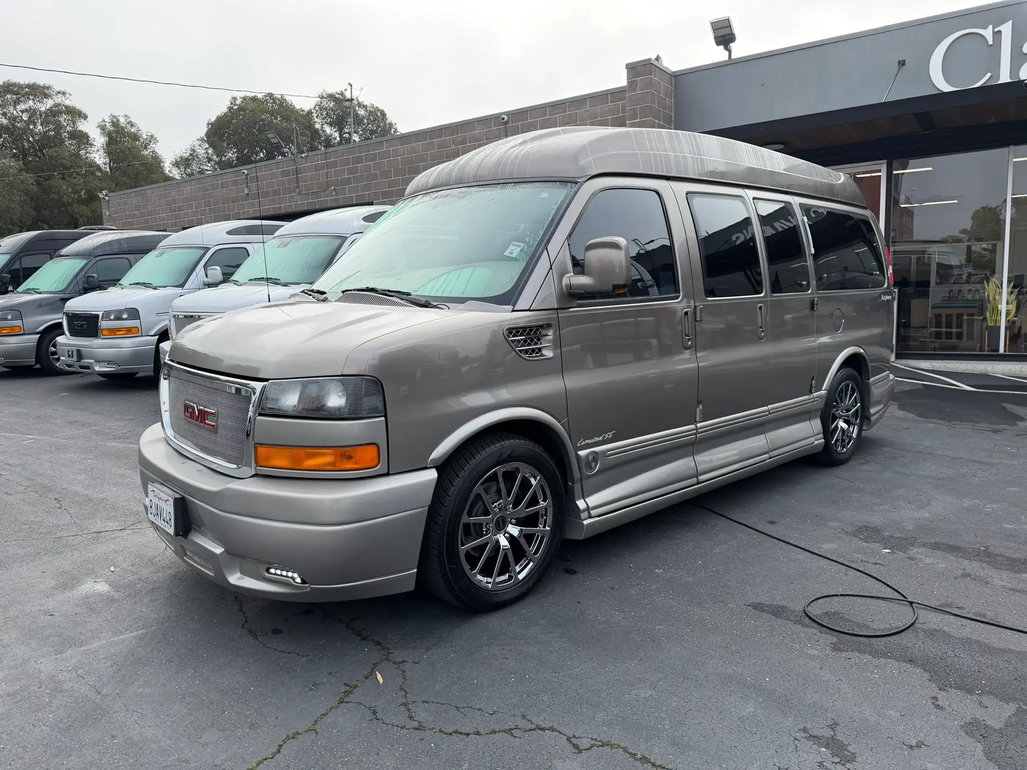 2012 GMC Savana 1500 7 Passenger Explorer Van's photo