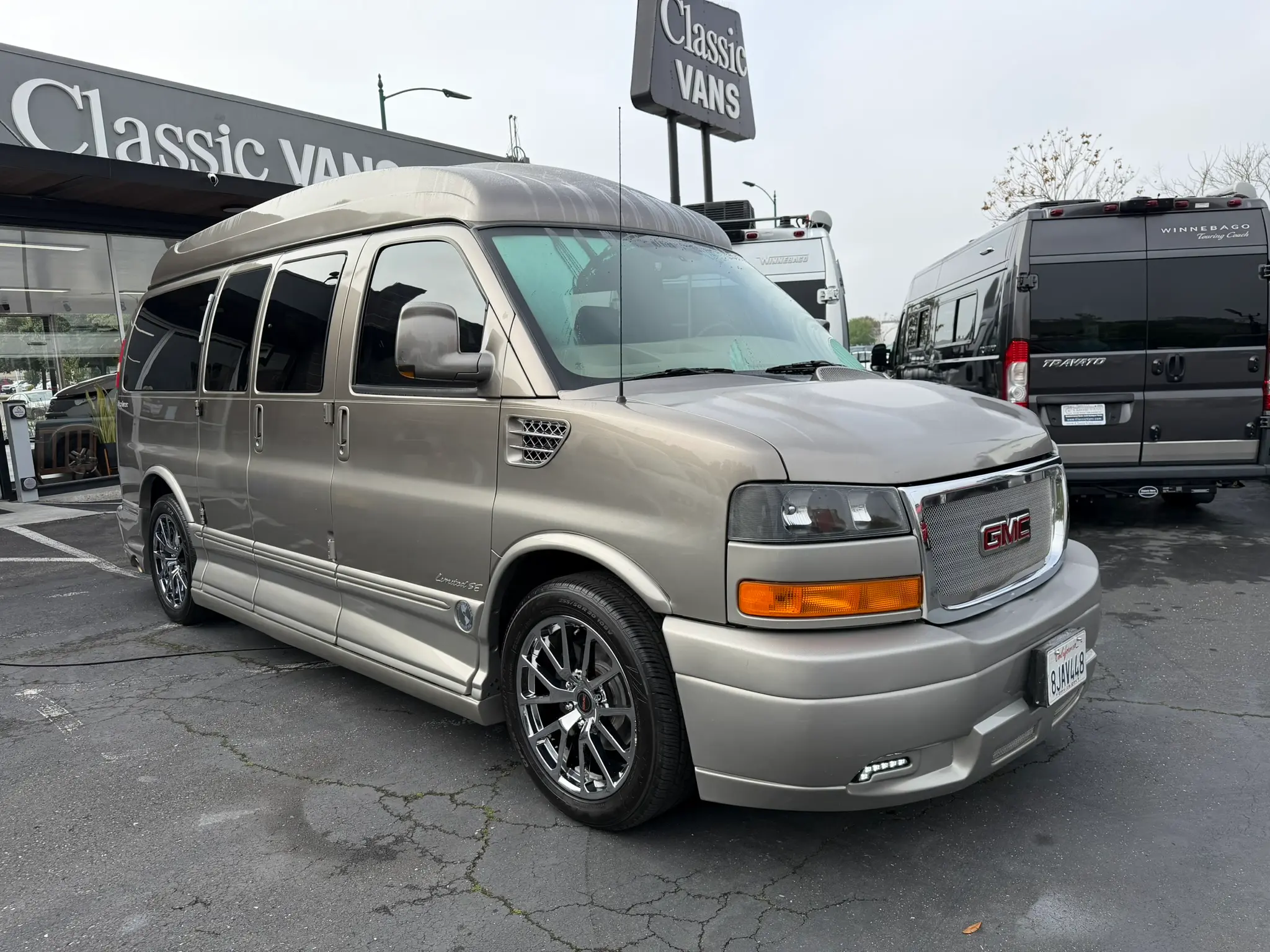 2012 GMC Savana 1500 7 Passenger Explorer Van photo 3