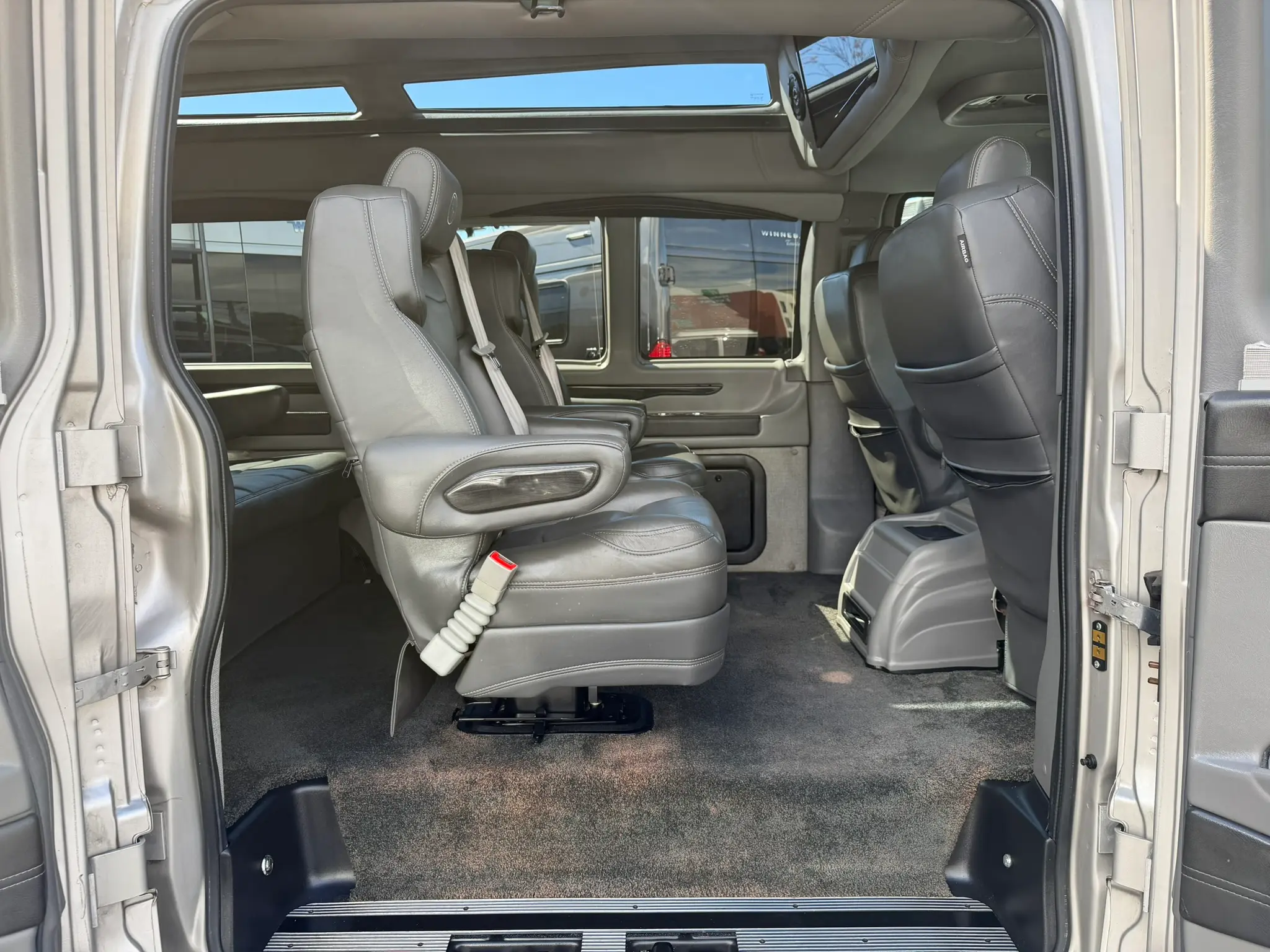 2020 Chevrolet Express 2500 Work Van HD photo 5