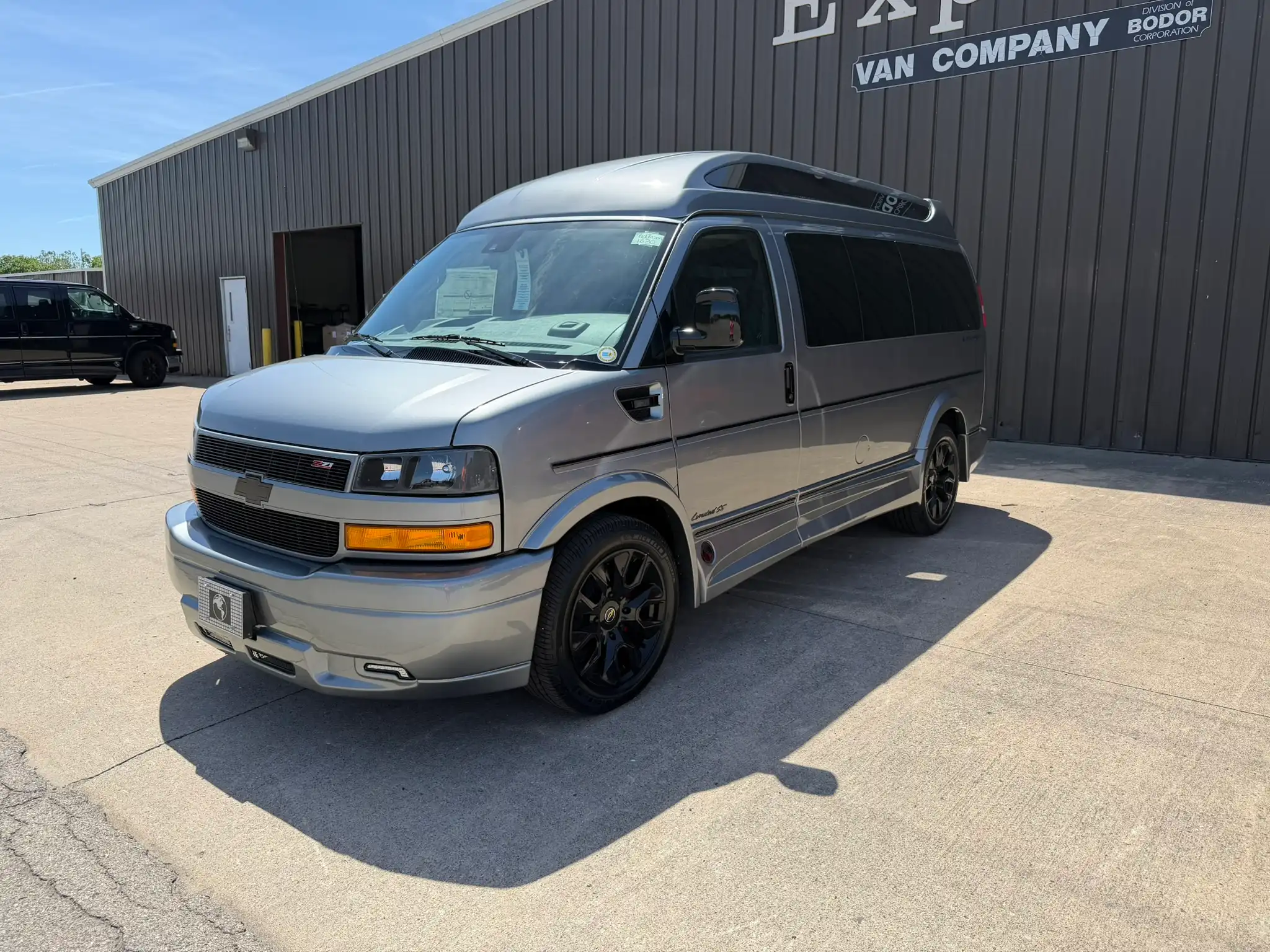 2026 Chevrolet Express 2500 Work Van HD's photo