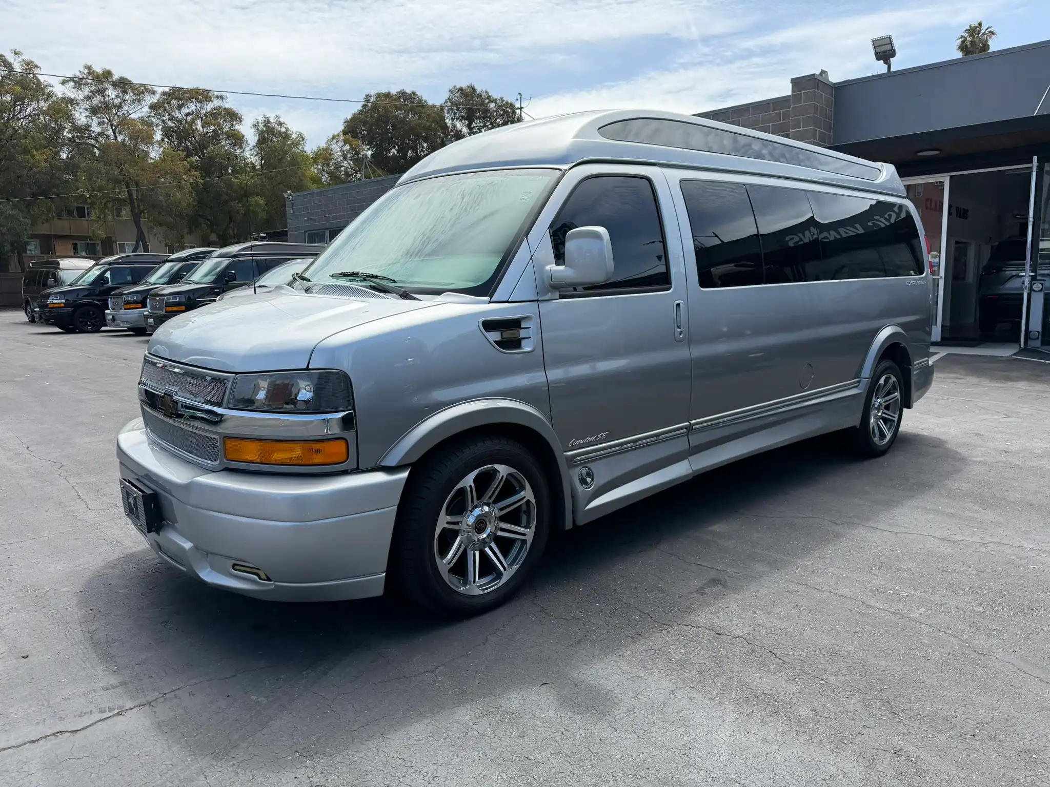 2017 Chevrolet Express 2500 Extended Work Van HD's photo