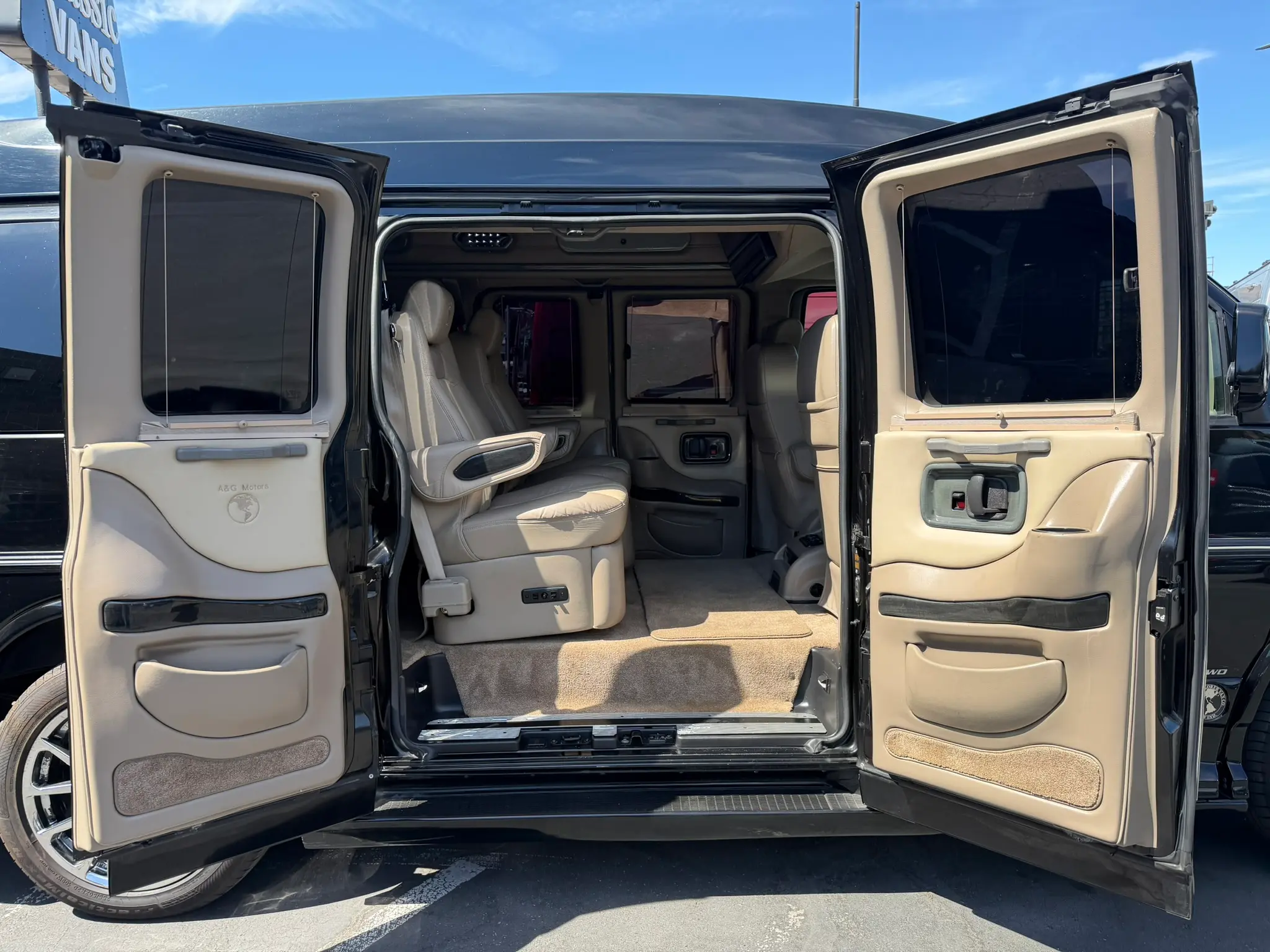 2012 Chevrolet Express 1500 7 Passenger Explorer Van photo 3