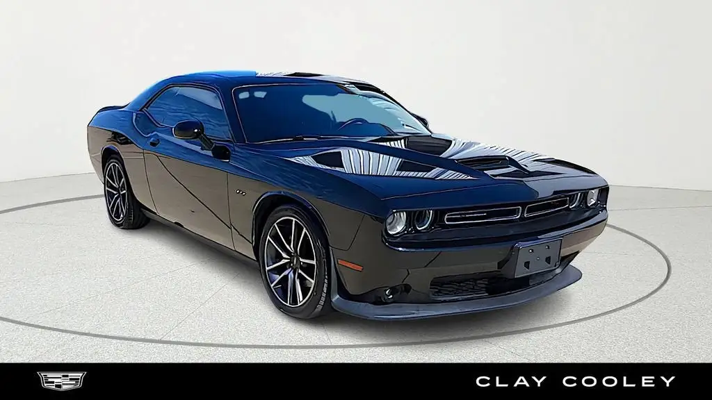2023 Dodge Challenger R/T photo 1