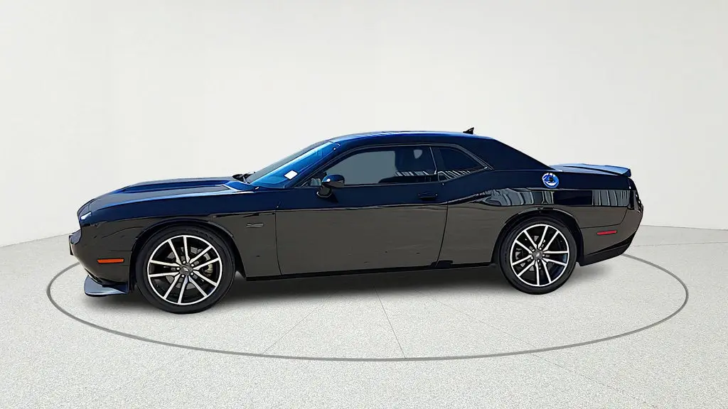 2023 Dodge Challenger R/T photo 5