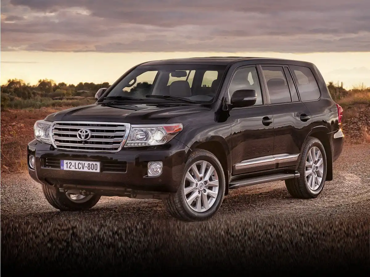 2013 Toyota Land Cruiser Base's photo