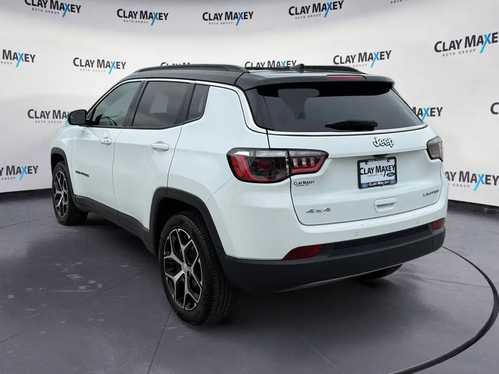 2024 Jeep Compass Limited 4X4 photo 3