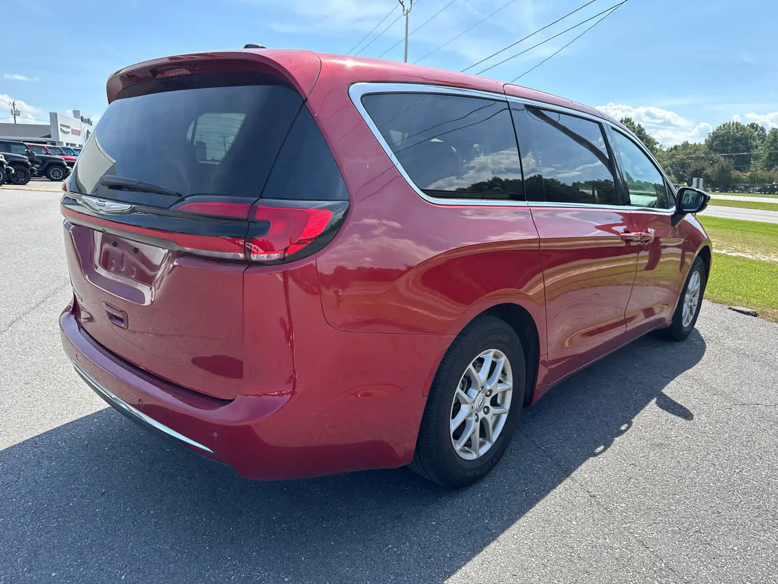 2025 Chrysler Pacifica Select photo 5