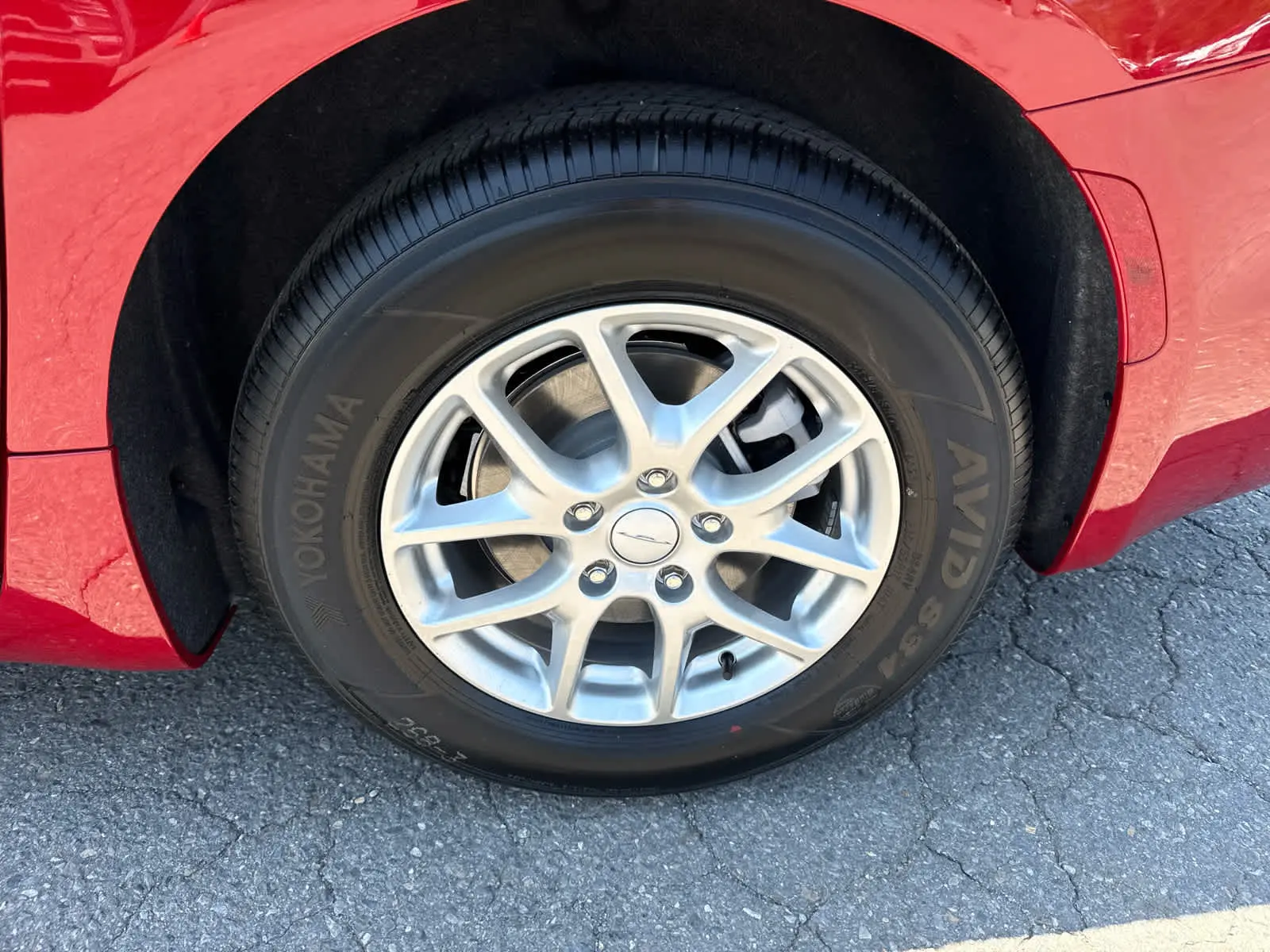 2027 Chrysler Pacifica Select photo 3