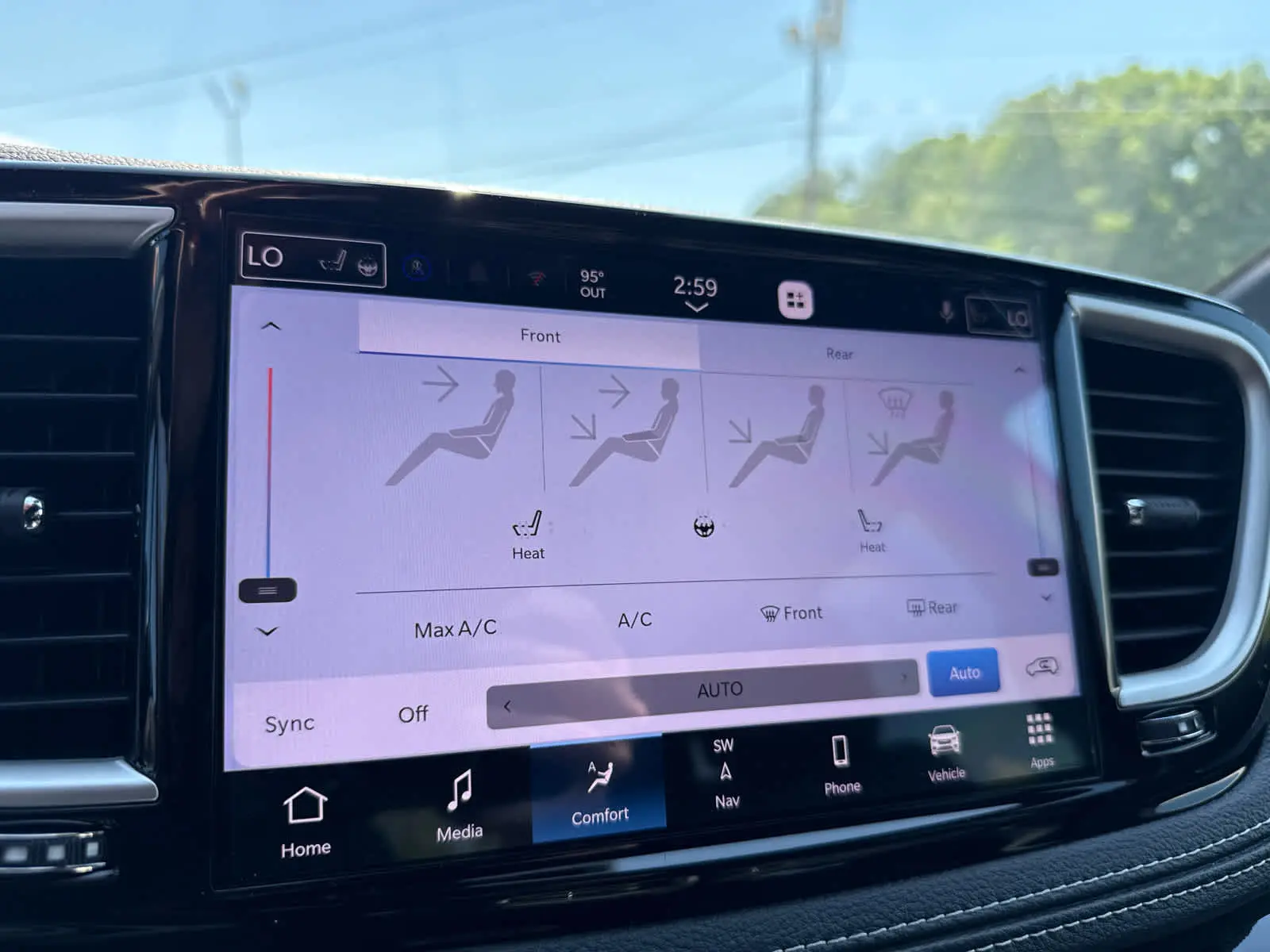 2027 Chrysler Pacifica Select photo 4