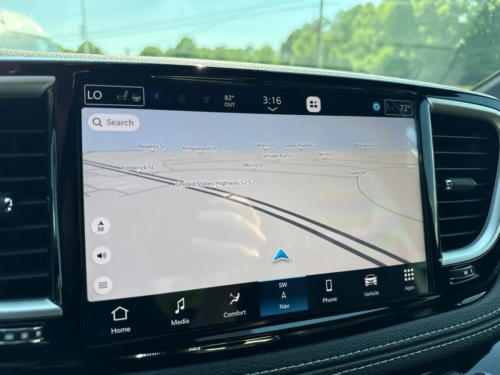 2027 Chrysler Pacifica Select photo 4