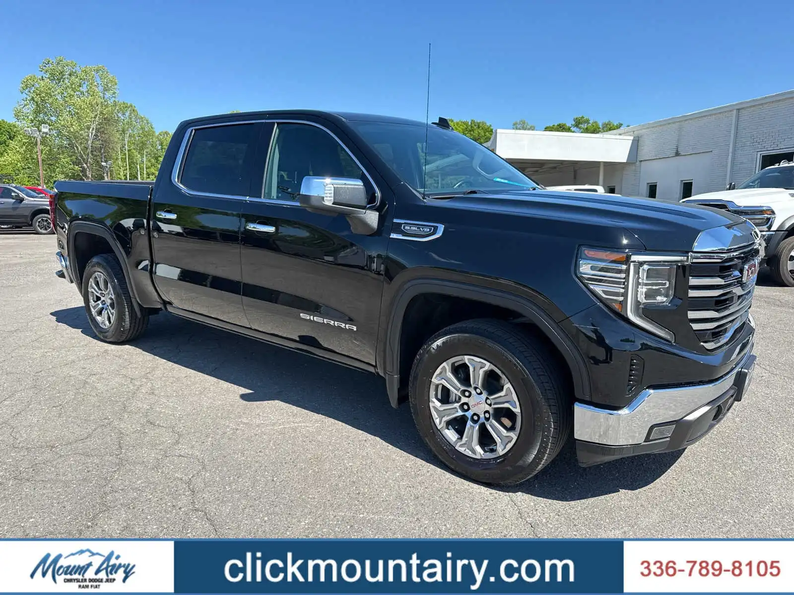 2025 GMC Sierra SLT 2WD Crew Cab Short Box's photo