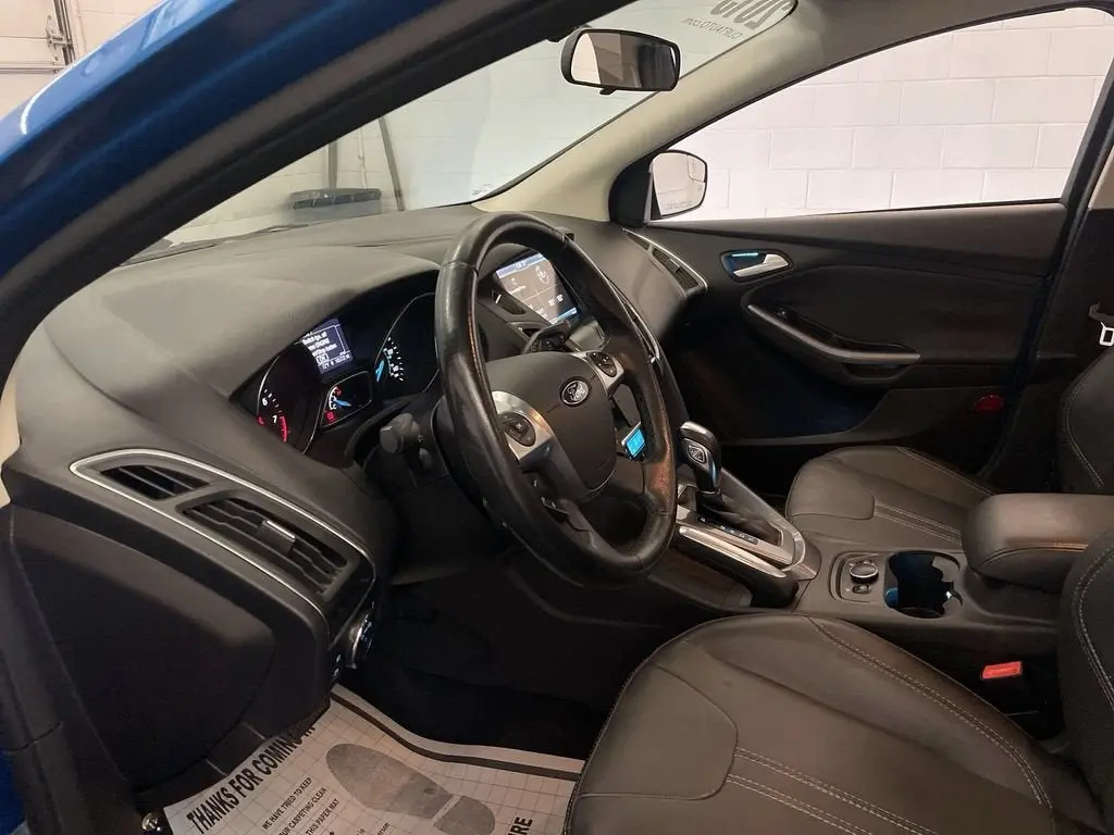 2013 Ford Focus 5 Door Hatch Titanium photo 4