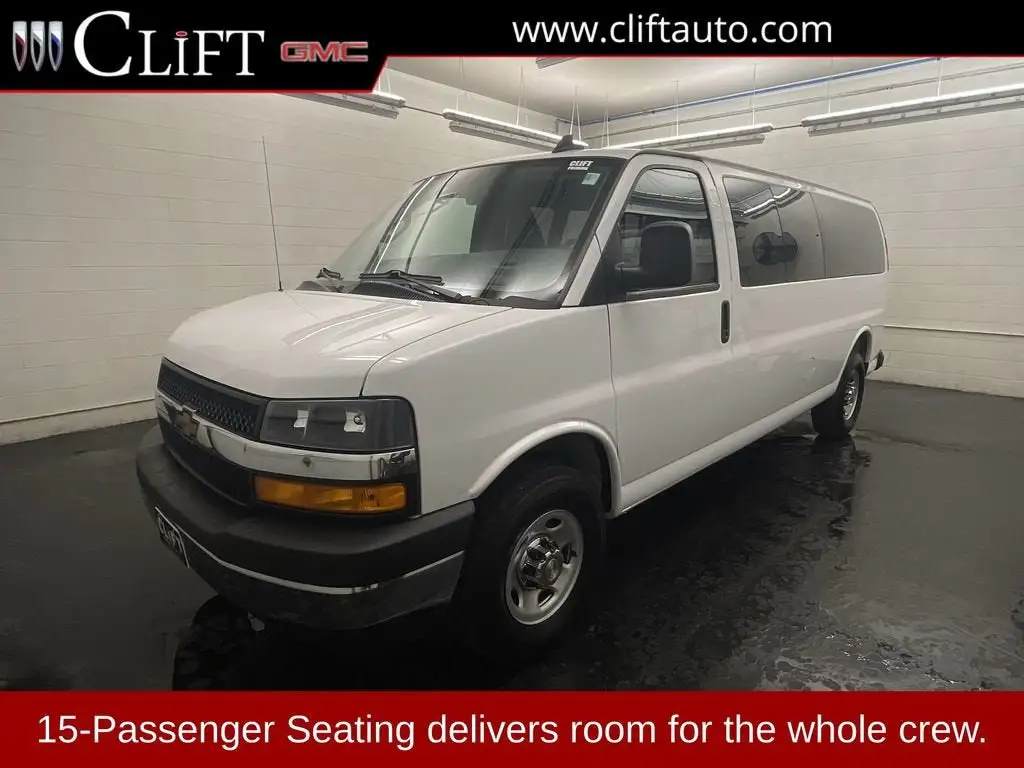 2025 Chevrolet Express 3500 LT Extended photo 1