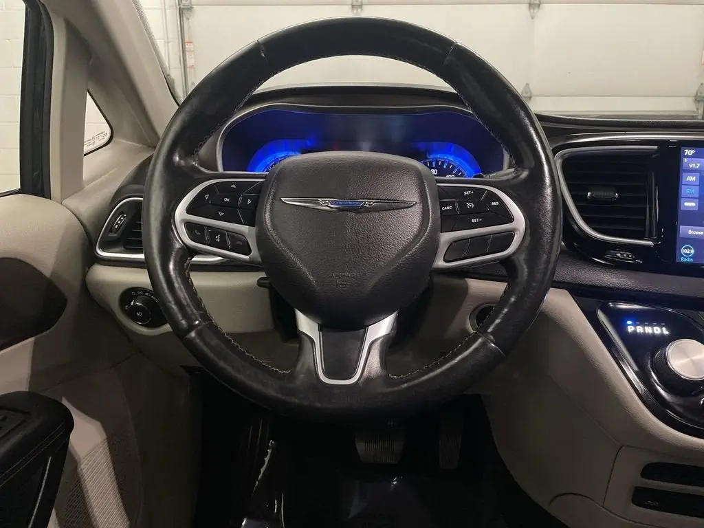 2019 Chrysler Pacifica Touring L Plus photo 5