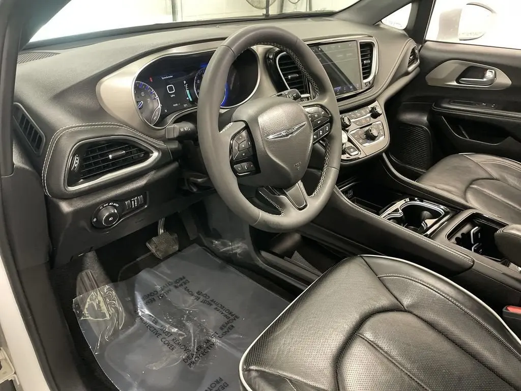 2022 Chrysler Pacifica Limited photo 4