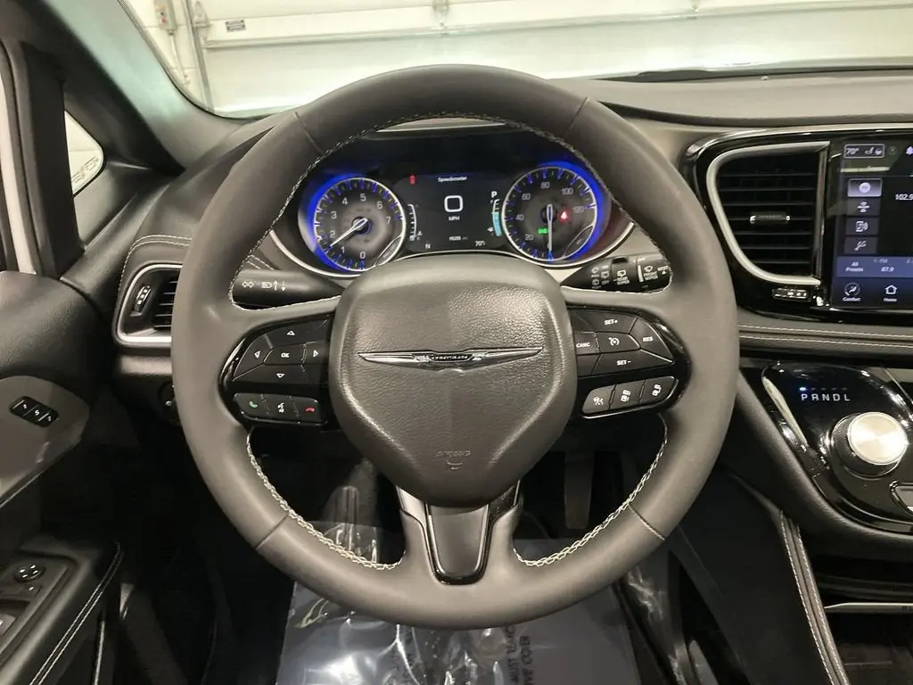 2022 Chrysler Pacifica Limited photo 5