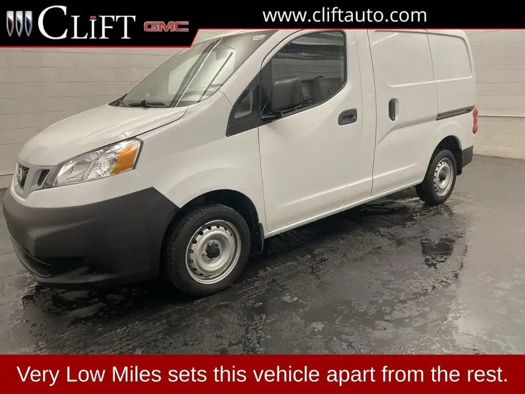 2015 Nissan NV200 S's photo
