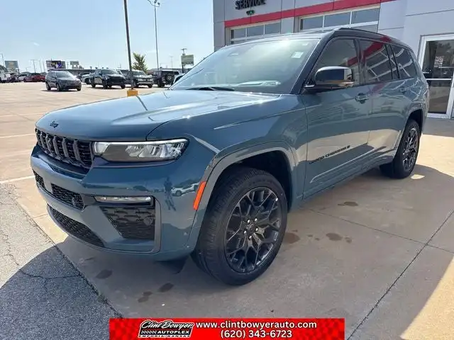 2027 Jeep Grand Cherokee L Summit 4WD's photo