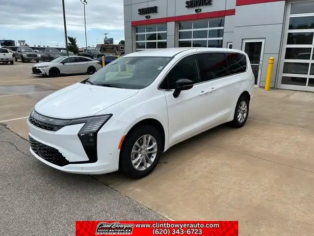 2027 Chrysler Pacifica Select AWD's photo