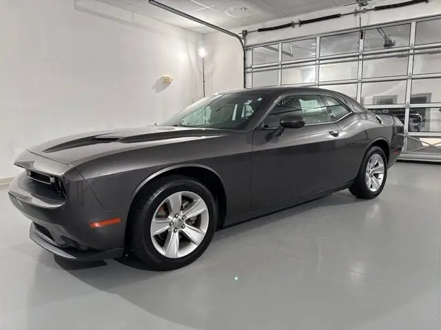 2023 Dodge Challenger SXT Auto photo 3