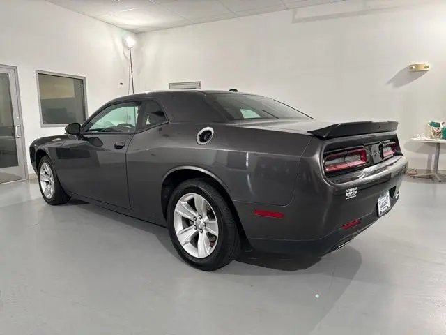 2023 Dodge Challenger SXT Auto photo 5