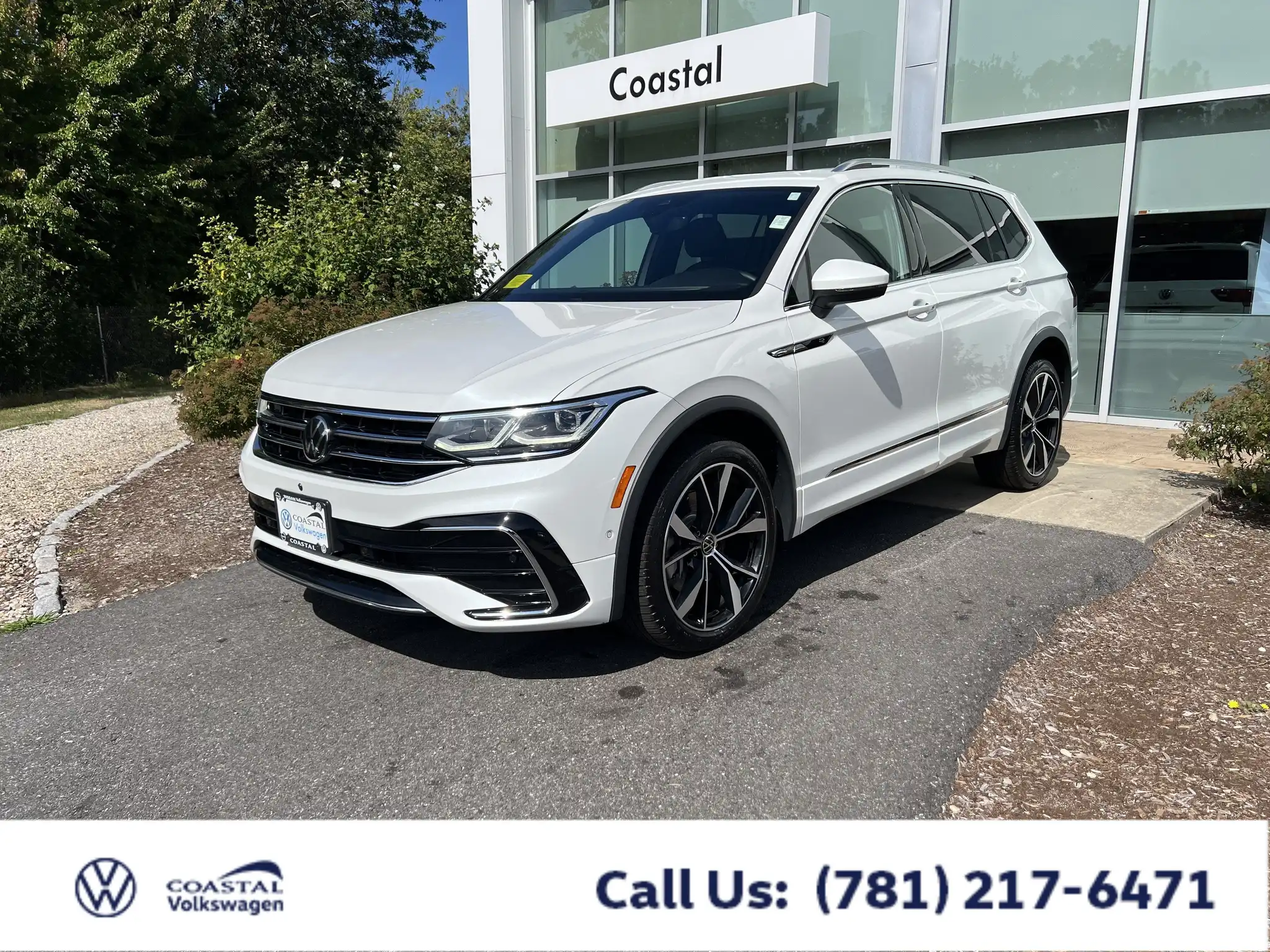 2023 Volkswagen Tiguan 2.0T SEL R-Line 4Motion's photo