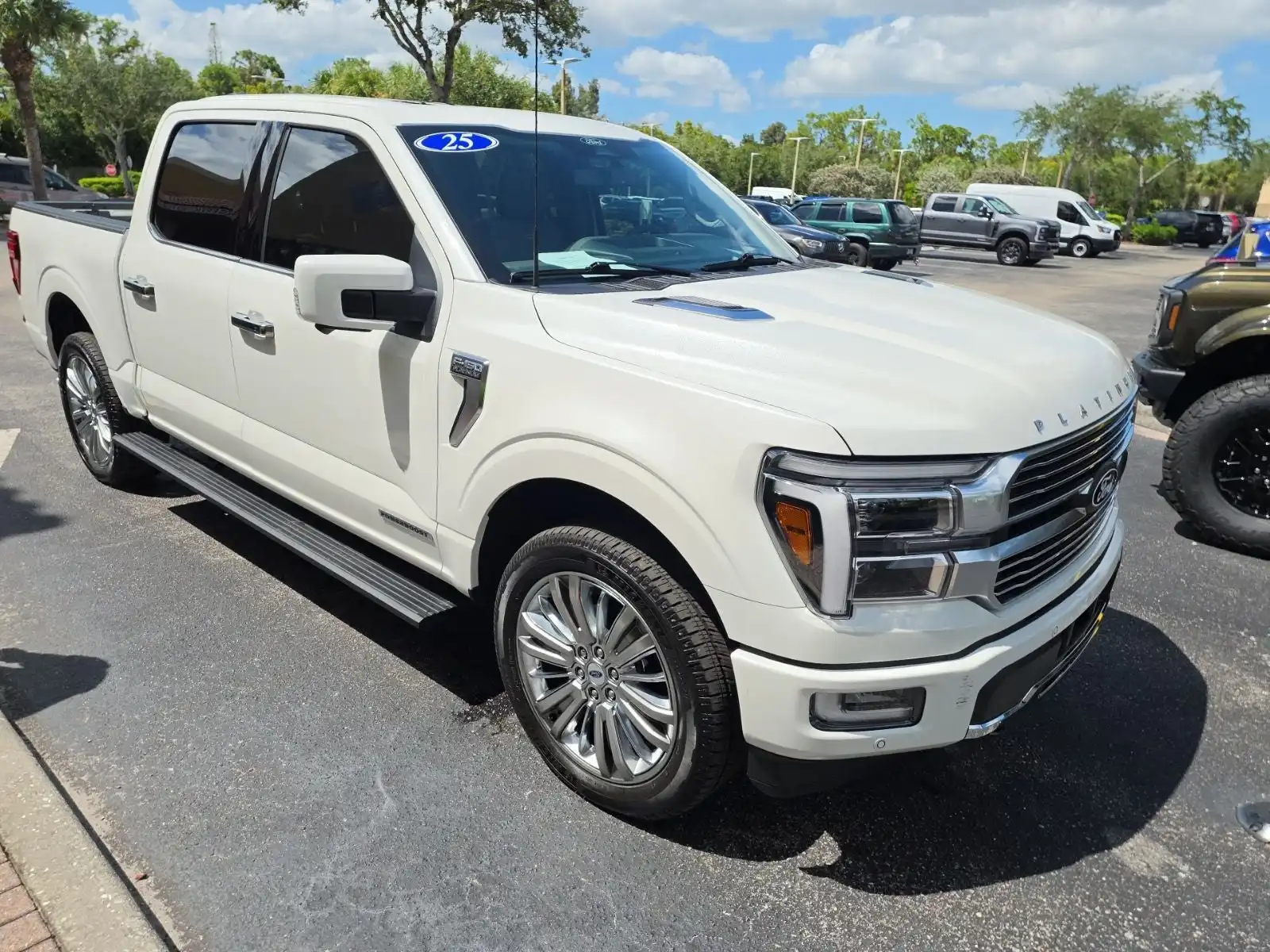 2025 Ford F-150 Platinum 4WD SuperCrew 5-1/2' Box's photo