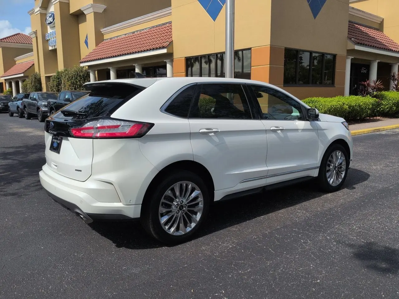2024 Ford Edge Titanium AWD photo 4