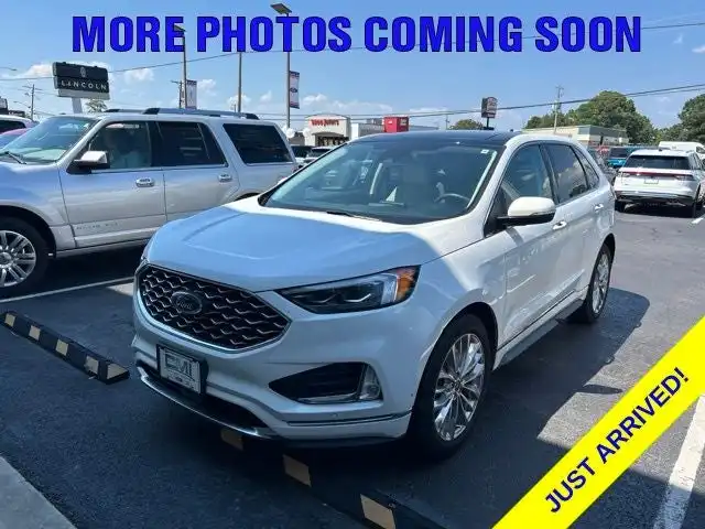 2021 Ford Edge Titanium's photo