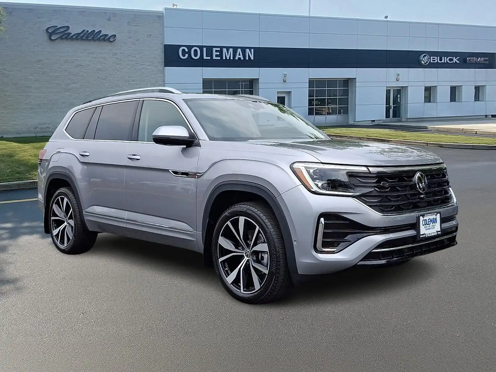 2025 Volkswagen Atlas 2.0T SEL Premium R-Line 4MOTION's photo