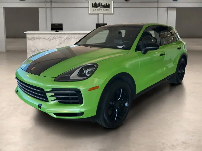 2023 Porsche Cayenne Platinum Edition's photo