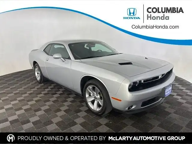 2022 Dodge Challenger SXT Auto's photo