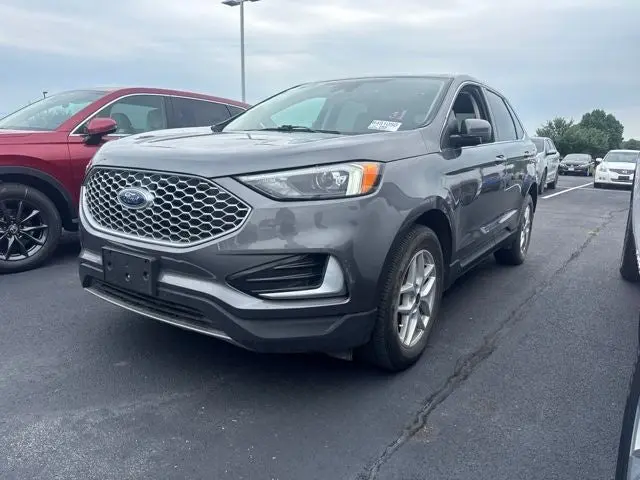 2023 Ford Edge SEL AWD photo 3