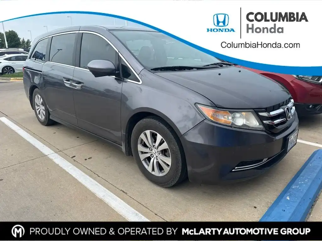 2016 Honda Odyssey SE's photo