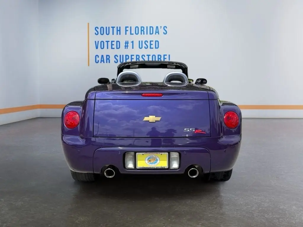 2004 Chevrolet SSR LS photo 5
