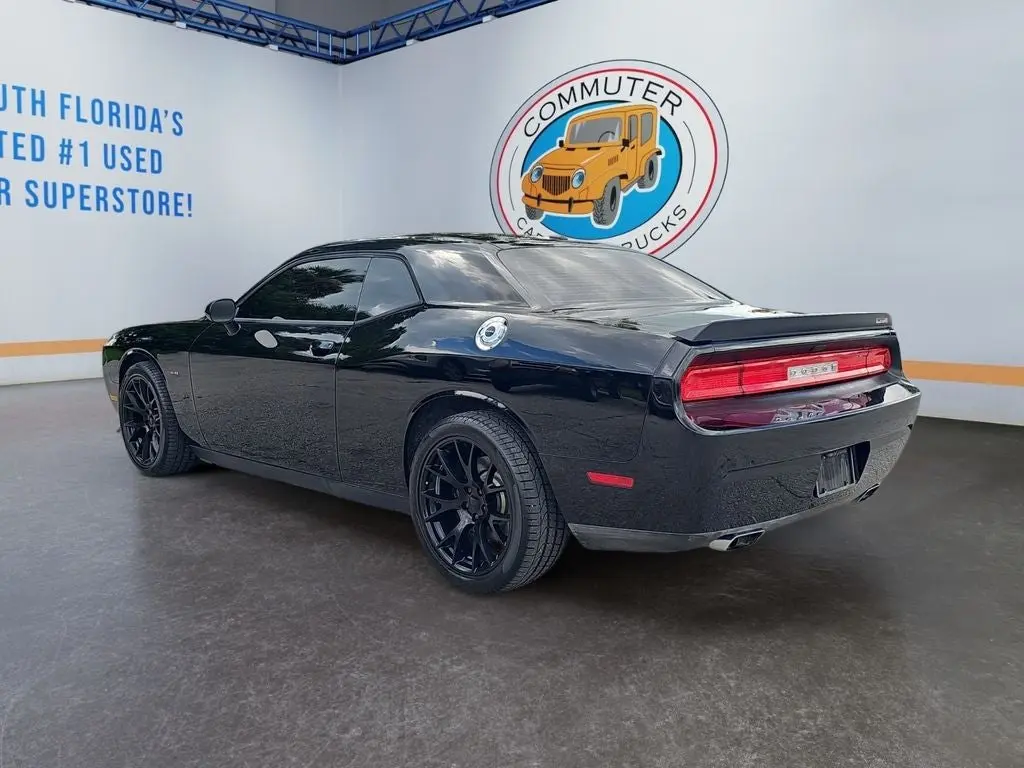 2014 Dodge Challenger SRT8 Core photo 3