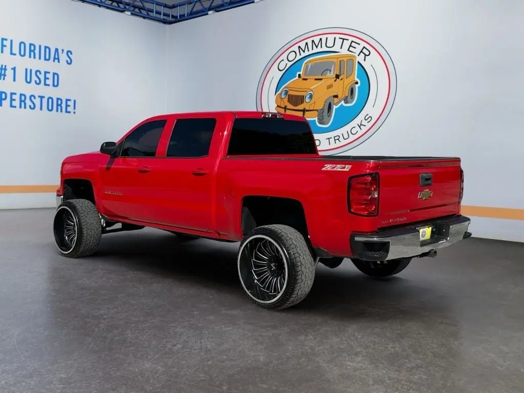 2014 Chevrolet Silverado 1500 LT Crew Cab Short Box photo 3