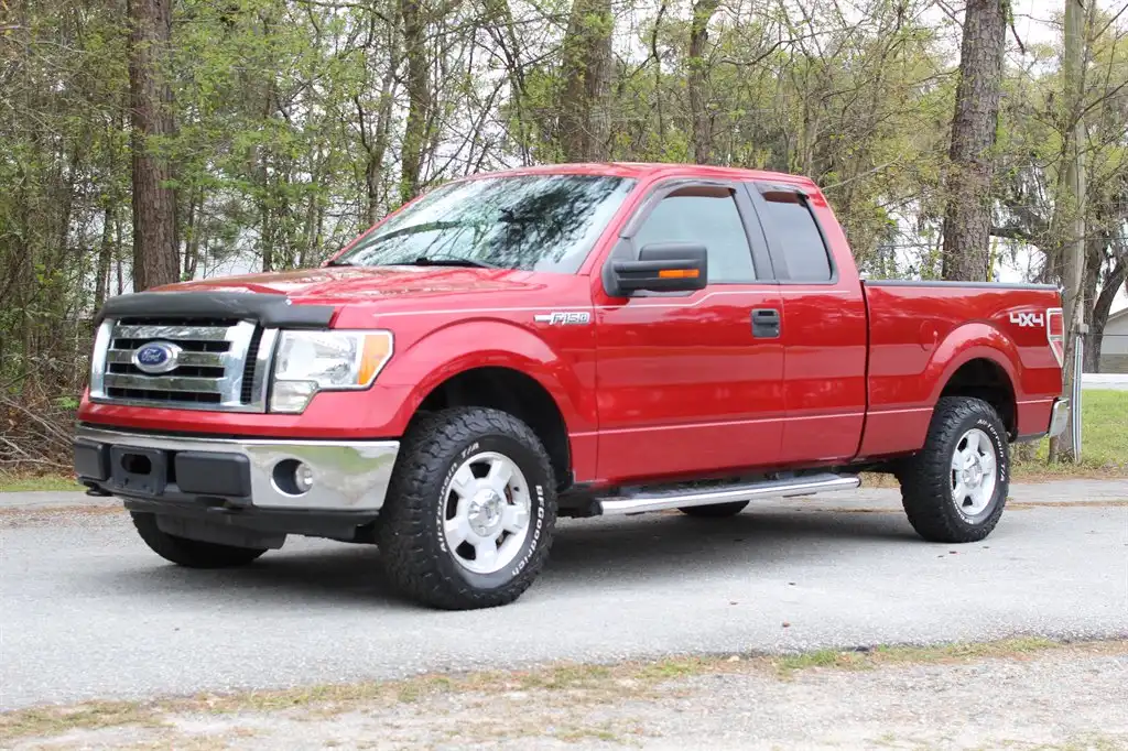 2010 Ford F-150 XLT 4WD SuperCab 145 in Styleside's photo